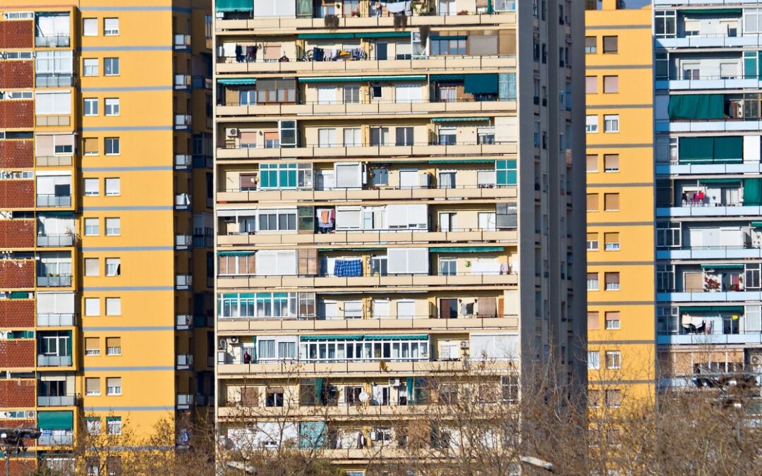 El lloguer residencial retrocedeix: perdem habitatge en un moment clau