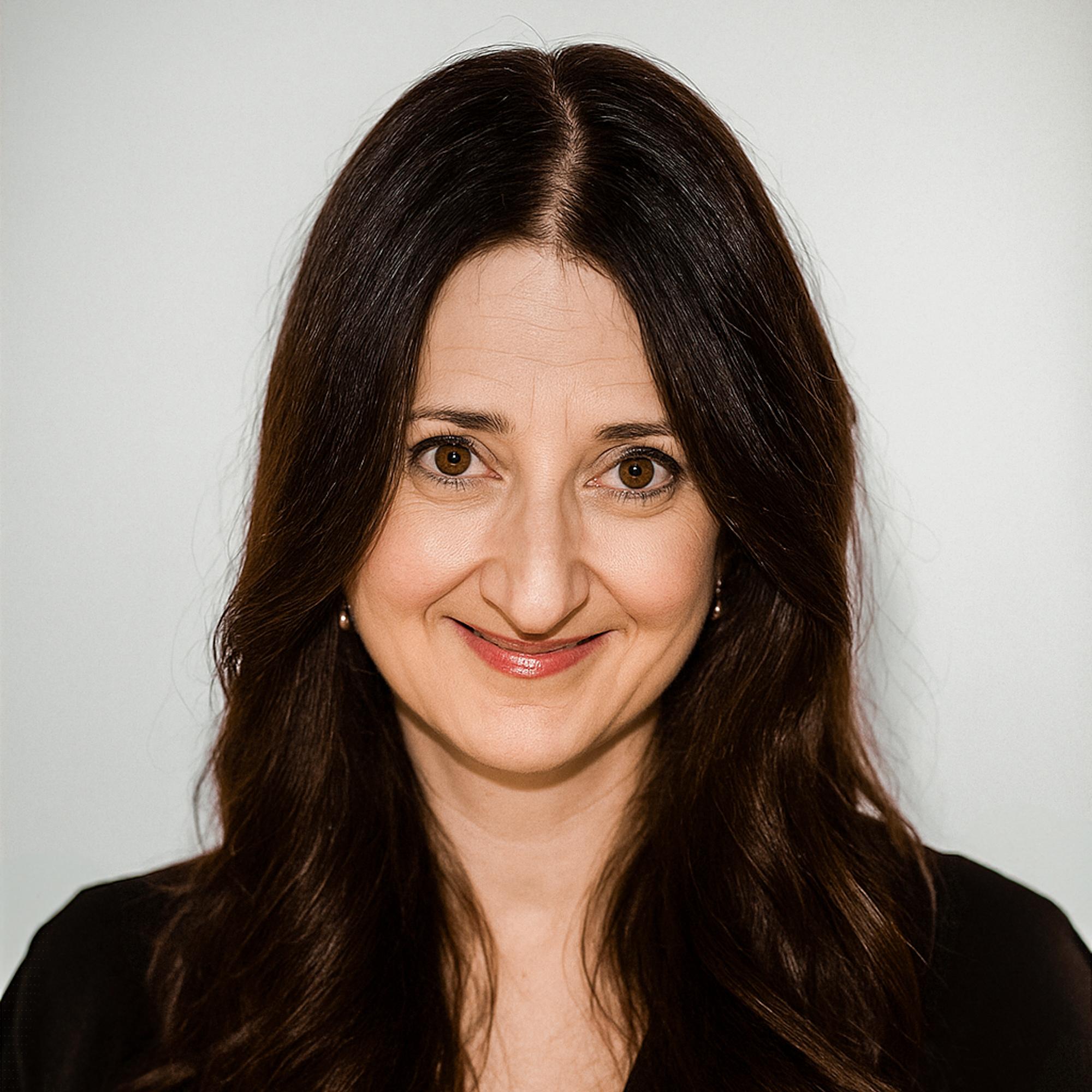 Beatriz Escarabajal | Direcció Llach Serra